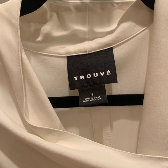 Trouve Soft White Lightweight Blazer - Picture 4 of 6